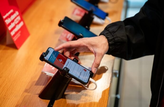 Vodafone Launches 48-Month Phone Plans in Australian First