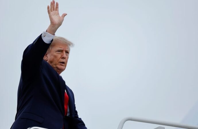 White House blocks CNN from traveling with Trump on Air Force One