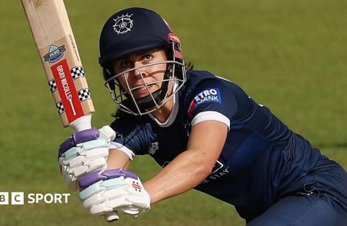 Women’s One-Day Cup: Hampshire beat The Blaze to go top