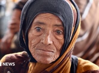 Yemenis flee across Red Sea as Houthis and Saudi-backed forces escalate war