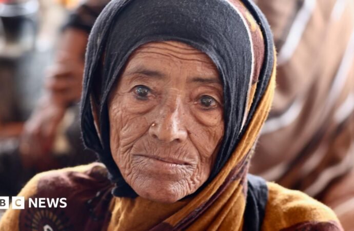 Yemenis flee across Red Sea as Houthis and Saudi-backed forces escalate war