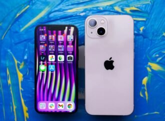 iPhone Handoff will seamlessly share one number between two phones
