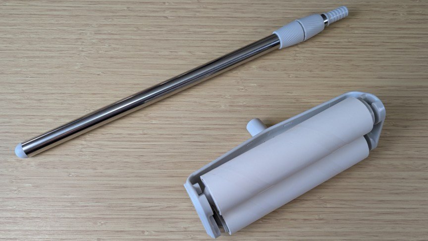 sandbar-roller-dual-roller-head-and-detached-handle-on-desk