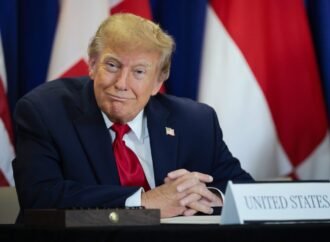 ‘It’s so corrosive to democracy’: Over 50 federal prosecutors speak out against Trump’s $100,000 a month ‘insider trading’ scheme | Fortune