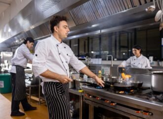 A New Study Puts the Heat on Gas Stoves for Commercial Kitchen Air Pollution – CNET