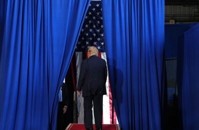 A midterm crossroads for both parties eyeing the beginning of the end of the Trump era