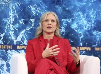 ADP CEO Maria Black says employees who trust their CEO and senior leaders are 41% more likely to be engaged at work | Fortune