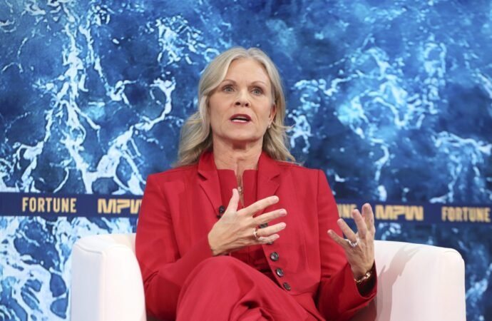 ADP CEO Maria Black says employees who trust their CEO and senior leaders are 41% more likely to be engaged at work | Fortune