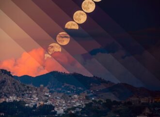 APOD: 2026 October 1 – Harvest Moon with Erupting Mount Etna – NASA Science