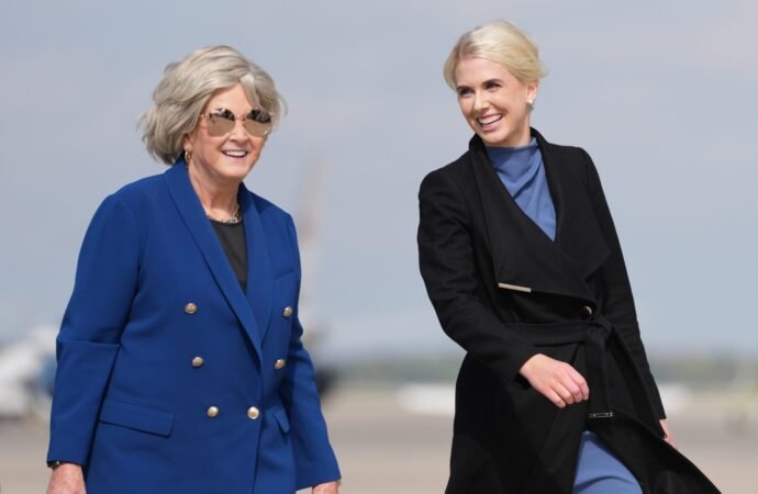 Air Force One passengers reveal Trump’s inner circle and who is ‘whispering in his ear and talking softly in private quarters’ | Fortune