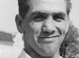 Alan Brown: Kent championship-winning bowler dies aged 90