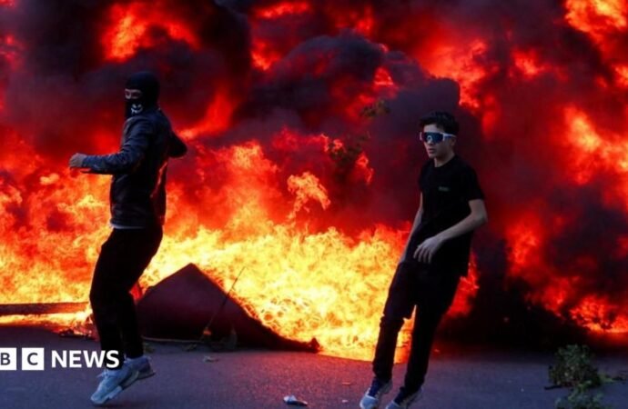 Albania protests: Student protesters attack government ministries in Tirana
