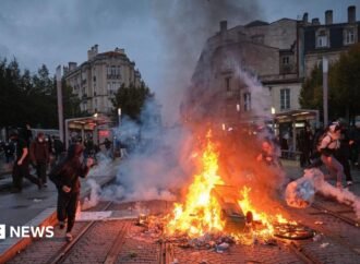 Almost 1,000 arrested as clashes follow another day of mass protests across France