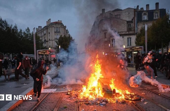 Almost 1,000 arrested as clashes follow another day of mass protests across France