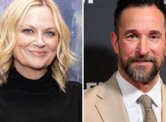 Amy Poehler Tells Noah Wyle ‘The Pitt’ Needs More Romance: If You’re ‘Gonna Show the Guts, You Gotta Show Some Butts’