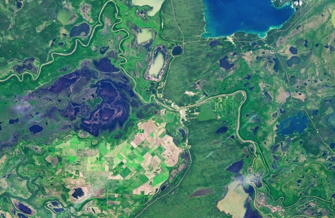 An Agricultural “Island” in the Saskatchewan River Delta – NASA Science