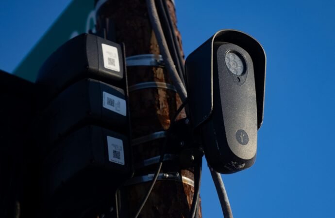 An Ohio police lieutenant allegedly used Flock cameras 29 times to track someone he knew. Now he’s facing a felony | Fortune