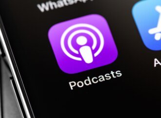 Apple discloses deal to hire team and license tech from personalized podcast startup Huxe | TechCrunch