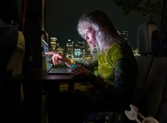 Apple’s touchscreen MacBook Pro pushes laptop pricing to a new extreme | TechCrunch