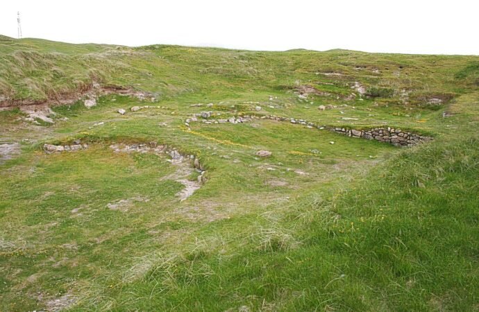 At Scotland’s ancient Cladh Hallan, homes were full of human bones