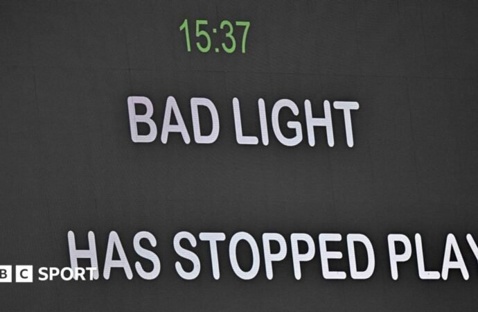 Australia v South Africa: Bad light thwarts Durban Test despite ICC changes
