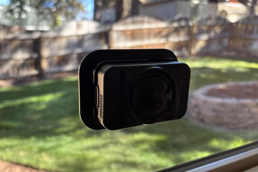 Baseus window cam attached to frame.