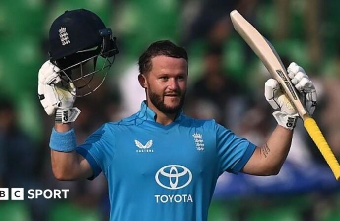 Ben Duckett and Liam Dawson impress as England beat Sri Lanka to end tri-series