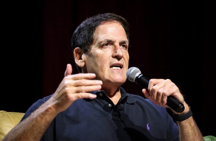 Billionaire Mark Cuban’s 5-step plan to make healthcare affordable targets drug middlemen’s ‘contractual terrorism’ | Fortune