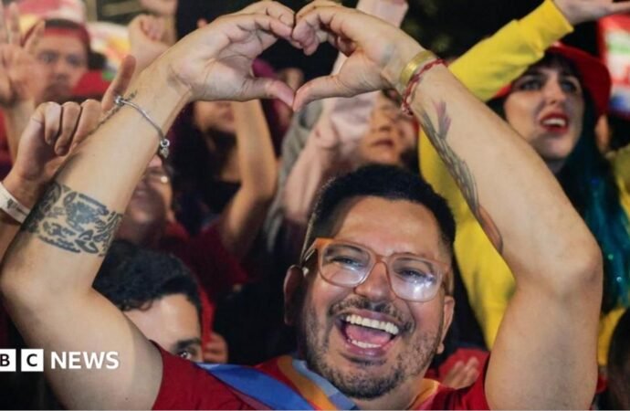 Brazil election: How ‘Lula’s Army’ WhatsApp chat helped turn race around