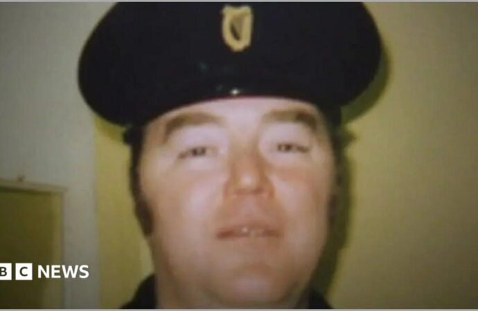 Brian Stack: Family of prison officer killed by IRA receives state apology