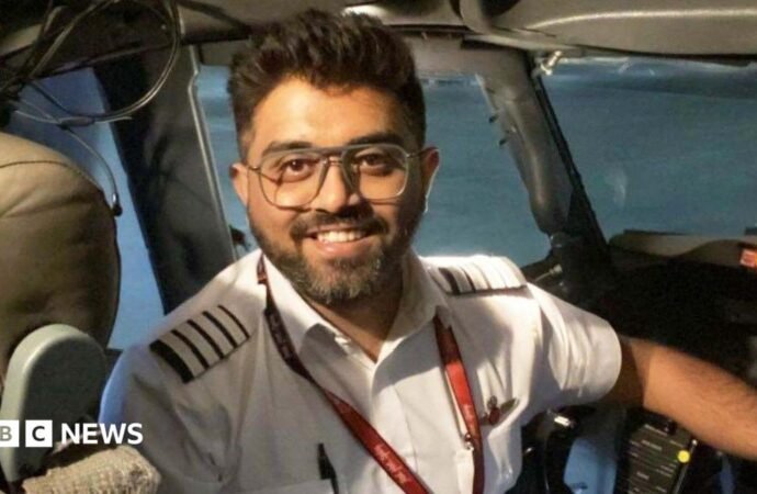 Captain Smit Machchhar: The ‘hero’ India pilot who was stabbed on Israel-bound flight