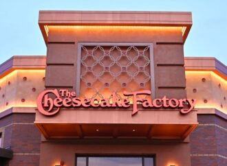 Cherry on top: Cheesecake Factory dishes out earnings win from the center of the Obama-Trump controversy