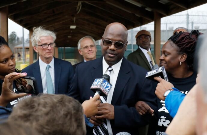 Curtis Flowers, a Black man whose death sentence was tossed by Supreme Court, dies