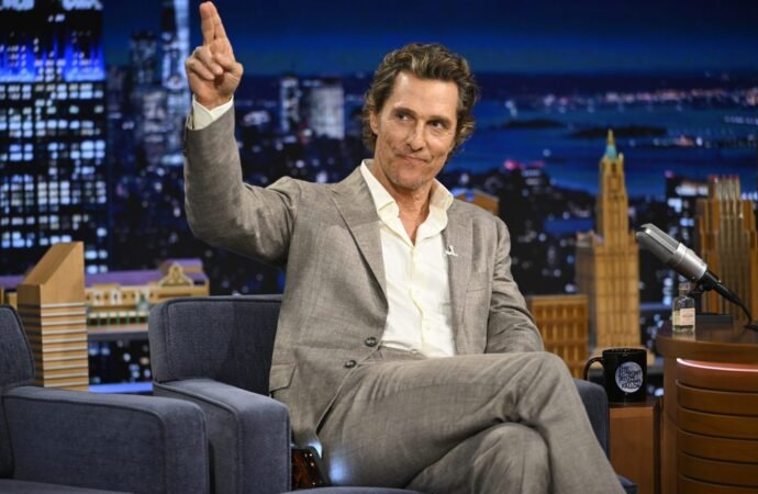 Despite his $200 million success, Matthew McConaughey spent a weekend in the desert reading 20 years of bad reviews—he says some of them had ‘a point’ | Fortune