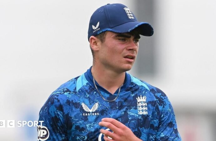 Durham: Young bowler James Minto signs two-year contract