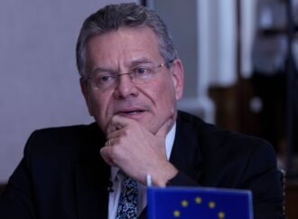 EU and China strike interim trade deal which could cut Chinese hybrid exports by half, EU trade envoy says