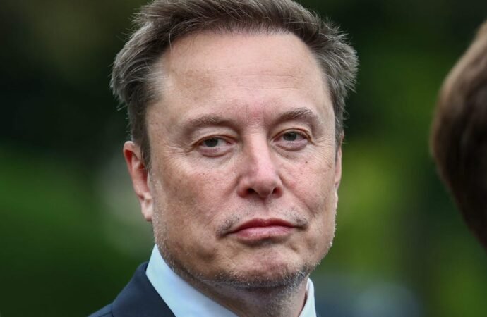 Elon Musk is a trillionaire again