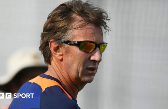 England appoint Eric Simons to Stephen Fleming’s Test coaching team