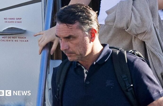 Flávio Bolsonaro calls himself ‘leader of Brazil’ after election loss