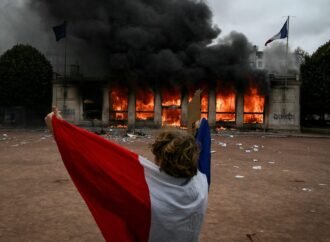 ‘France, truly, is on the brink’ and just days away from a make-or-break moment in its debt crisis, analyst warns, as protests turn into riots | Fortune