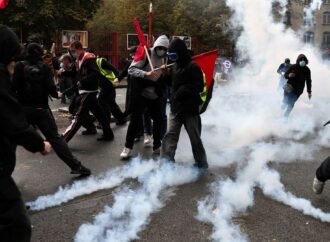 French Government Calls Emergency Meetings With Platforms Over Protests