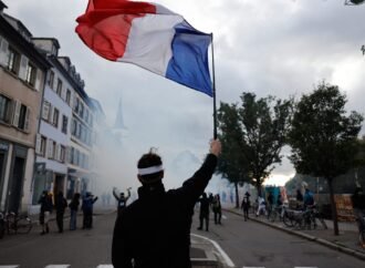 French police use tear gas and water cannons after some protests turn violent as shopkeepers board up storefronts across Paris | Fortune
