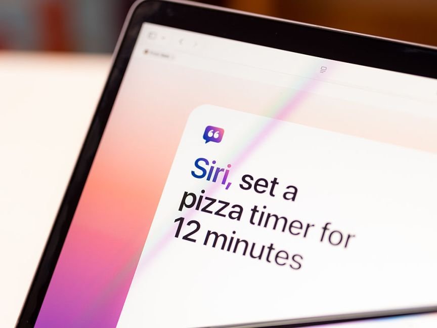 Siri voice command shown on screen