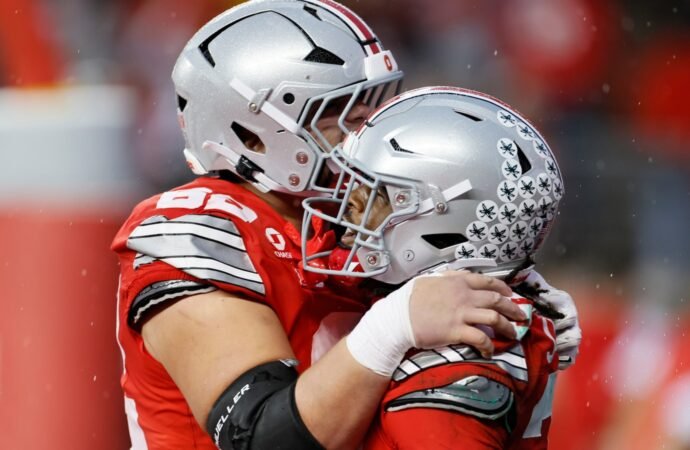 Governor signs order letting state’s colleges allow athletes 5th year of eligibility