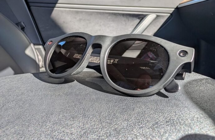 HTC VIVE Eagle AI Glasses Review: Gemini On Your Face