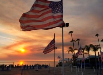 Hot weather and winds raise California wildfire threat as power shutoffs start