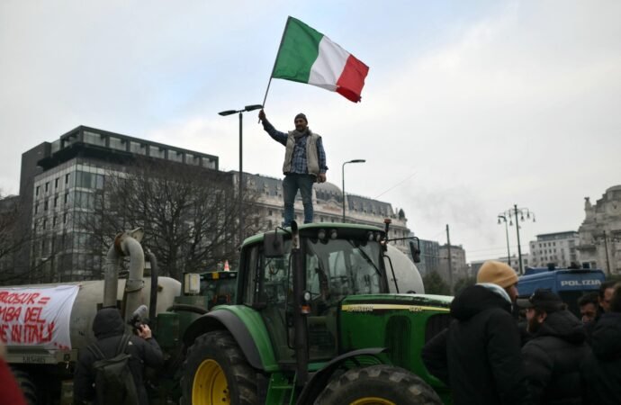 Italy’s inflation hits 5.4%, outpacing the U.S. and China, as a farmers’ revolt empties shelves of pasta and mozzarella | Fortune