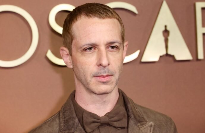 Jeremy Strong Defends Method Acting, Says He Doesn’t Feel the Need to ‘Apologize’ to Co-Stars Who May Think ‘I’m Taking It Too Seriously’