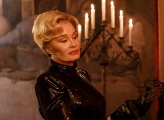 Jessica Lange Says FX Was ‘Too F—ing Cheap’ to Pay for Cars Home From ‘American Horror Story’ Set, So ‘We Had to Drive Ourselves’