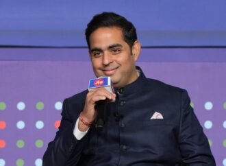Jio shares surge 21% in market debut after blockbuster India IPO | TechCrunch